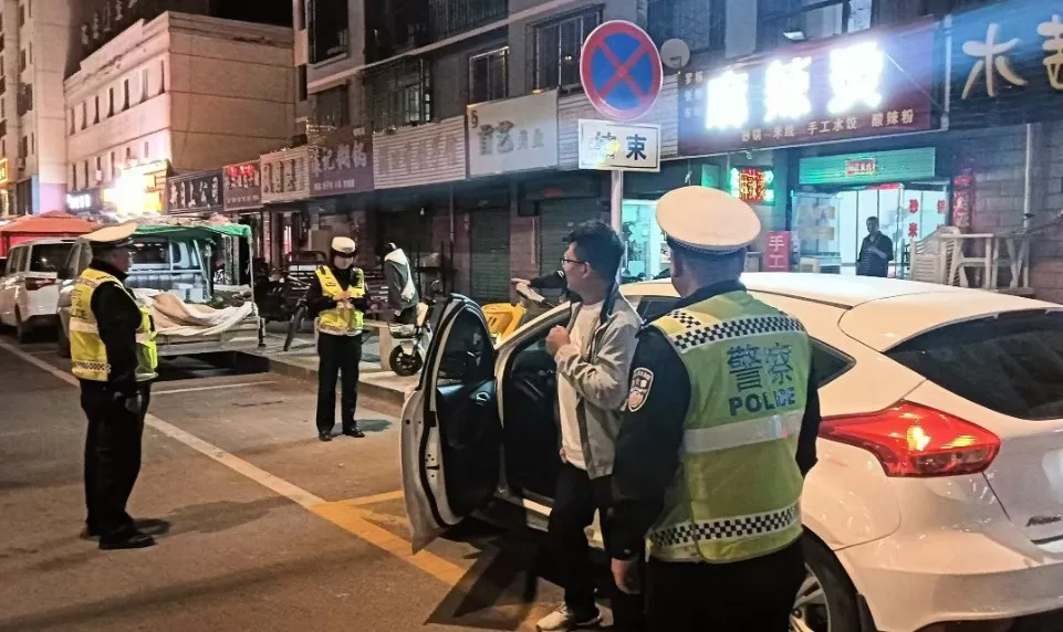 嘉峪关交通乱象整治_嘉峪关公安交警行动_违章高发城市治理